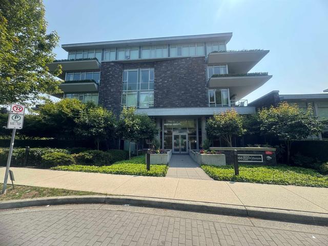 402-866 Arthur Erickson Place  West Vancouver, BC V7T 0B2