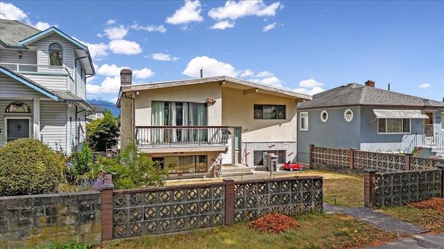 2593 25th Avenue E Vancouver, BC V5R 1H2