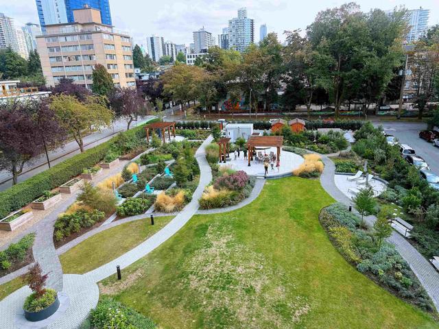 606-1740 Comox Street Vancouver, BC V6G 2Z1