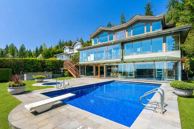 1626 Pinecrest Drive West Vancouver, BC V7S 3H3
