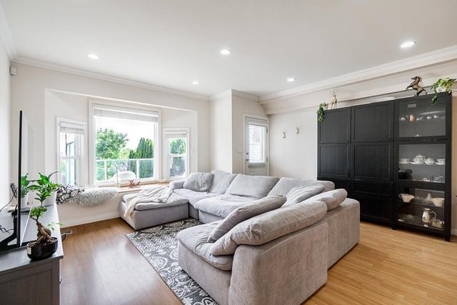 1124 Rochester Avenue  Coquitlam, BC V3K 2X4