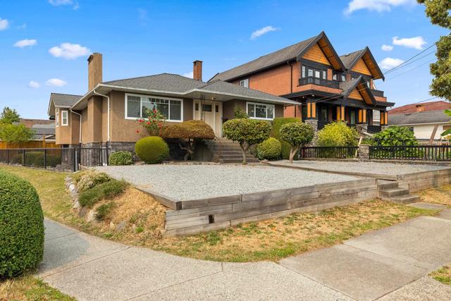 2515 45th Avenue E Vancouver, BC V5R 3B9