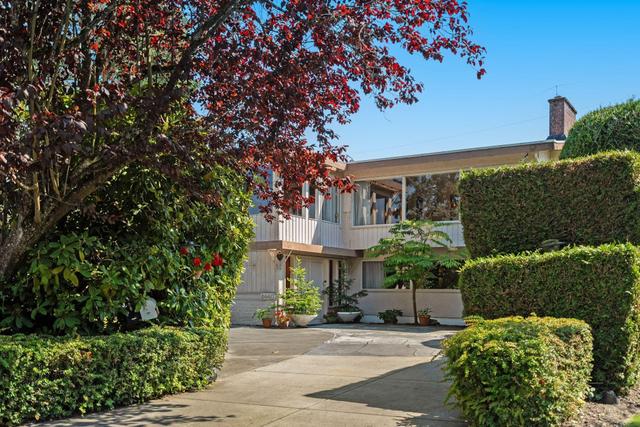 8660 Fairfax Crescent  Richmond, BC V7C 1Y1