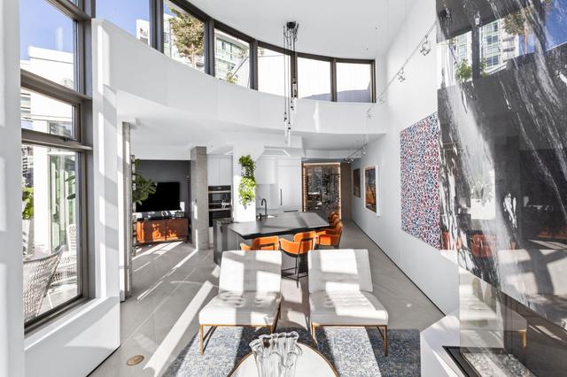 PH 1701-189 Davie Street Vancouver, BC V6Z 2X9