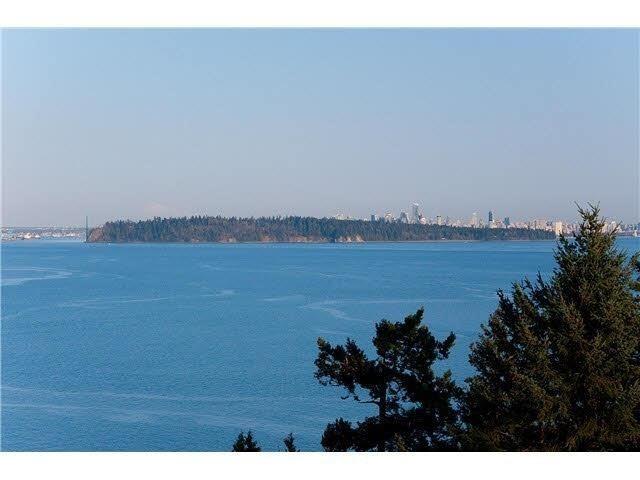 3699 Sunset Lane  West Vancouver, BC V7V 0A9