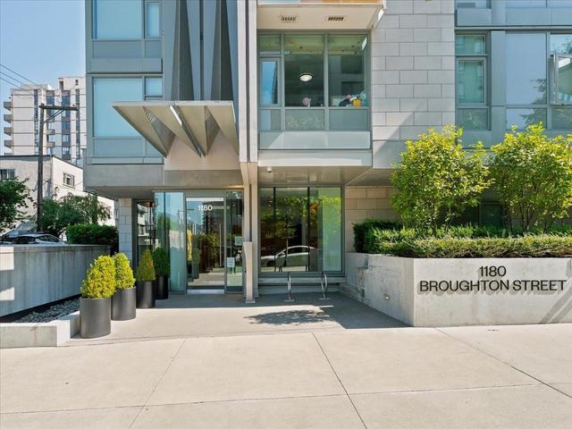 1102-1180 Broughton Street  Vancouver, BC V6G 2B1