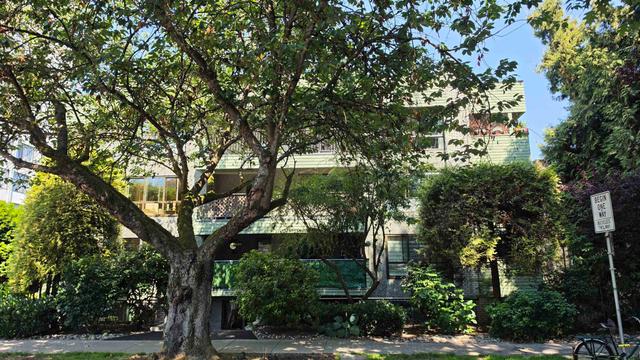 406-1717 Haro Street Vancouver, BC V6G 1H1