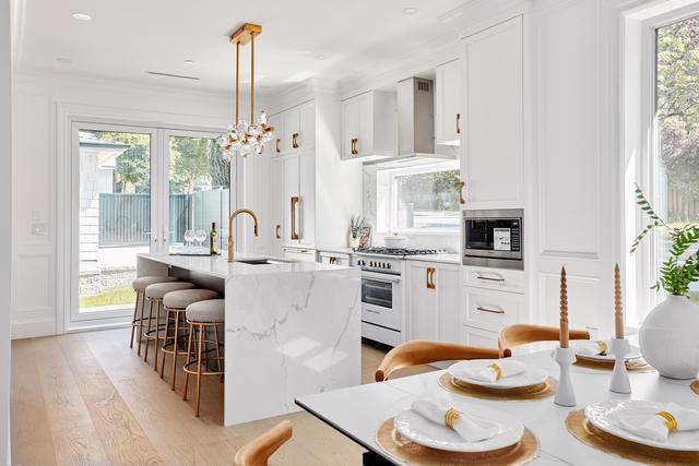 5081 Crown Avenue  Vancouver, BC V6N 2B7