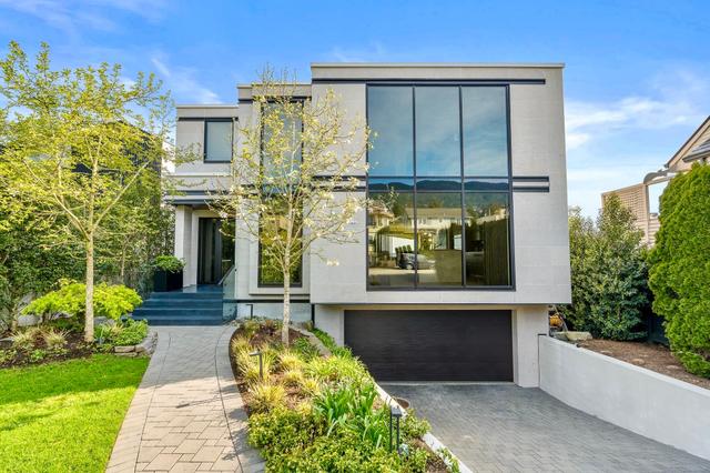 2356 Bellevue Avenue  West Vancouver, BC V7V 1C8