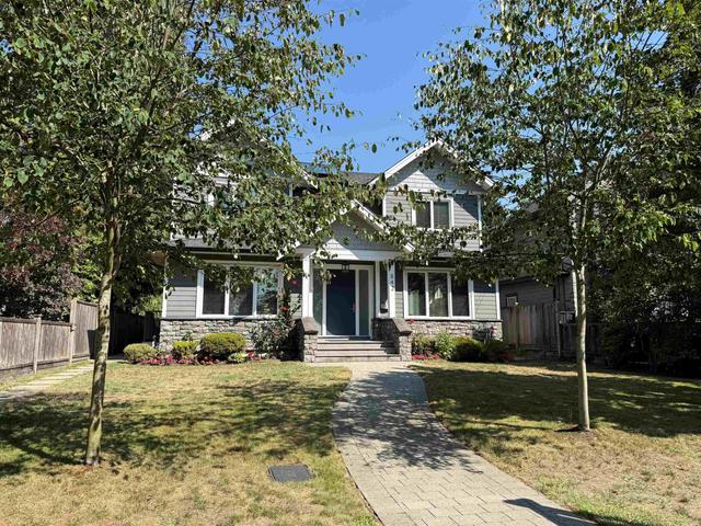 842 20th Street W North Vancouver, BC V7P 2B4
