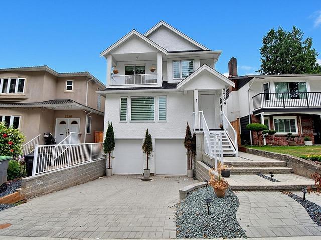 1-2254 24th Avenue E Vancouver, BC V5N 2V2