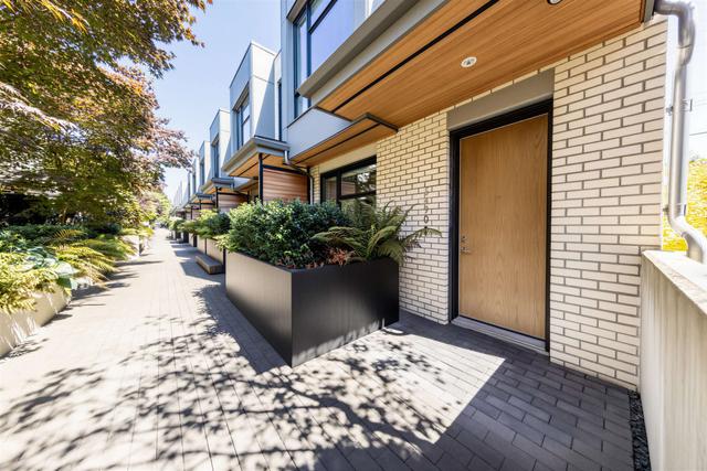 5490 Oak Street  Vancouver, BC V6M 2V6