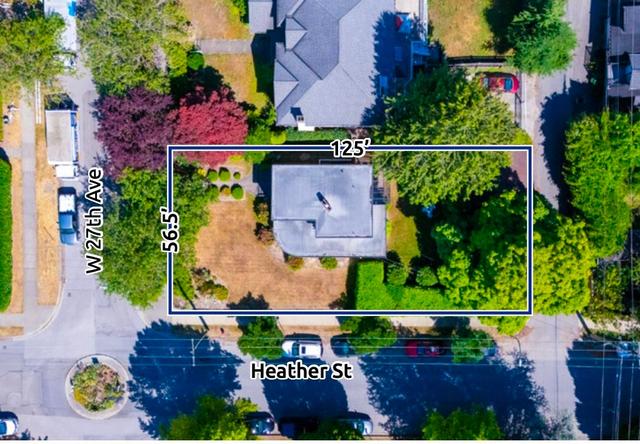 696 27th Avenue W Vancouver, BC V5Z 2G4