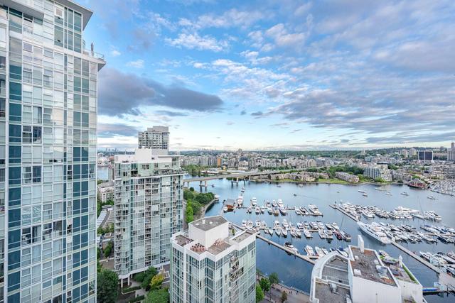 2906-198 Aquarius Mews  Vancouver, BC V6Z 2Y4