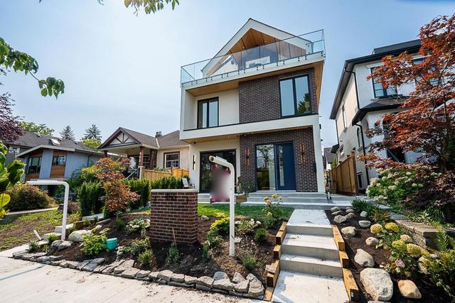 1-456 38th Avenue EVancouver, BC V5W 1H7