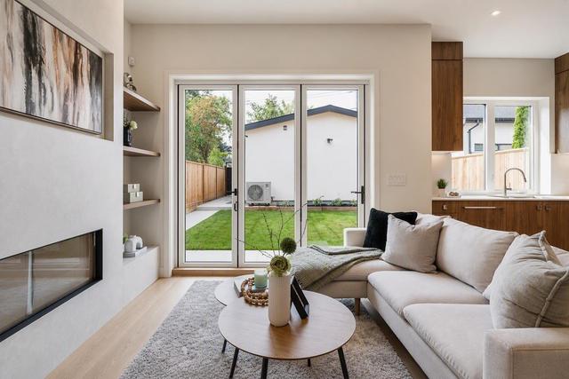2-456 38th Avenue EVancouver, BC V5W 1H7