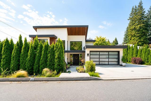 955 Forest Hills Drive  North Vancouver, BC V7R 1N4