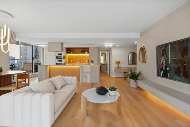 903-717 Jervis Street Vancouver, BC V6E 4L5