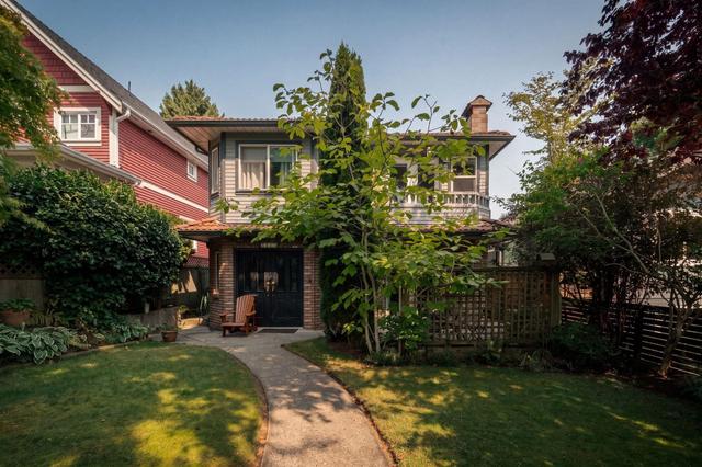 2183 Napier Street  Vancouver, BC V5L 2P1