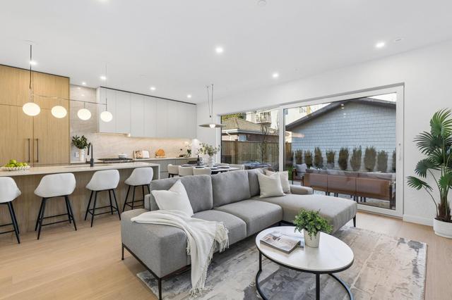 2-6040 Larch Street  Vancouver, BC V6M 4E4