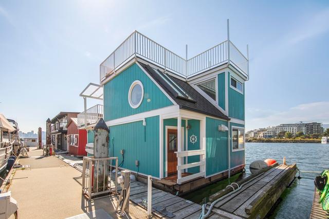 A23-415 Esplanade Avenue W North Vancouver, BC V7M 1A6