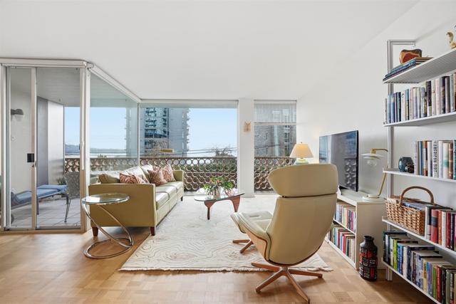 102-2135 Argyle Avenue  West Vancouver, BC V7V 1A5