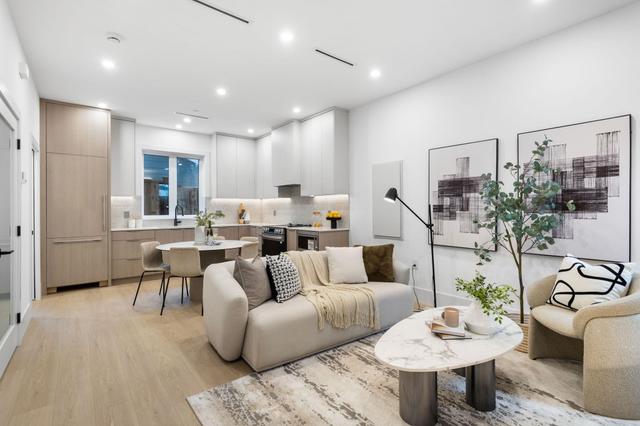 3277 Graveley Street  Vancouver, BC V5K 3K8