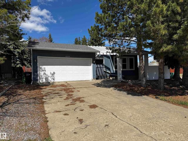 18404 66 Avenue NW  Edmonton, AB T5T 2M2