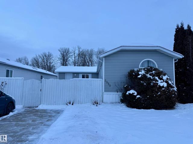 2958 Lakewood Drive Northwest  Edmonton, AB T5S 1T7