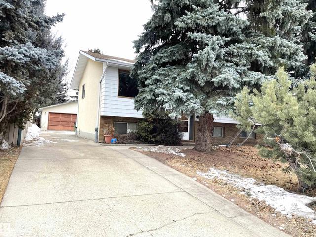 6808 11 Avenue NW  Edmonton, AB T6K 3J5