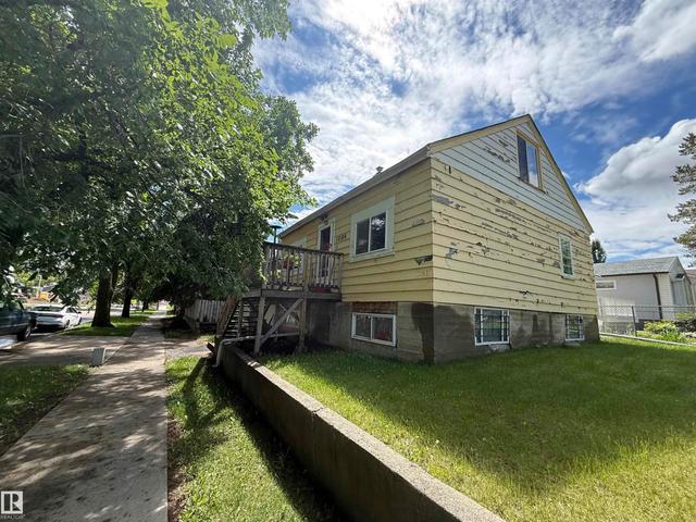 10186 143 Street NW  Edmonton, AB T5N 2S2