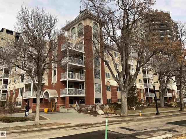 #305 11716 100 AV NW  Edmonton, AB T5K 2G3