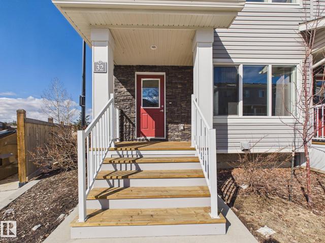 #32 2121 Haddow DR NW  Edmonton, AB T6R 0W6