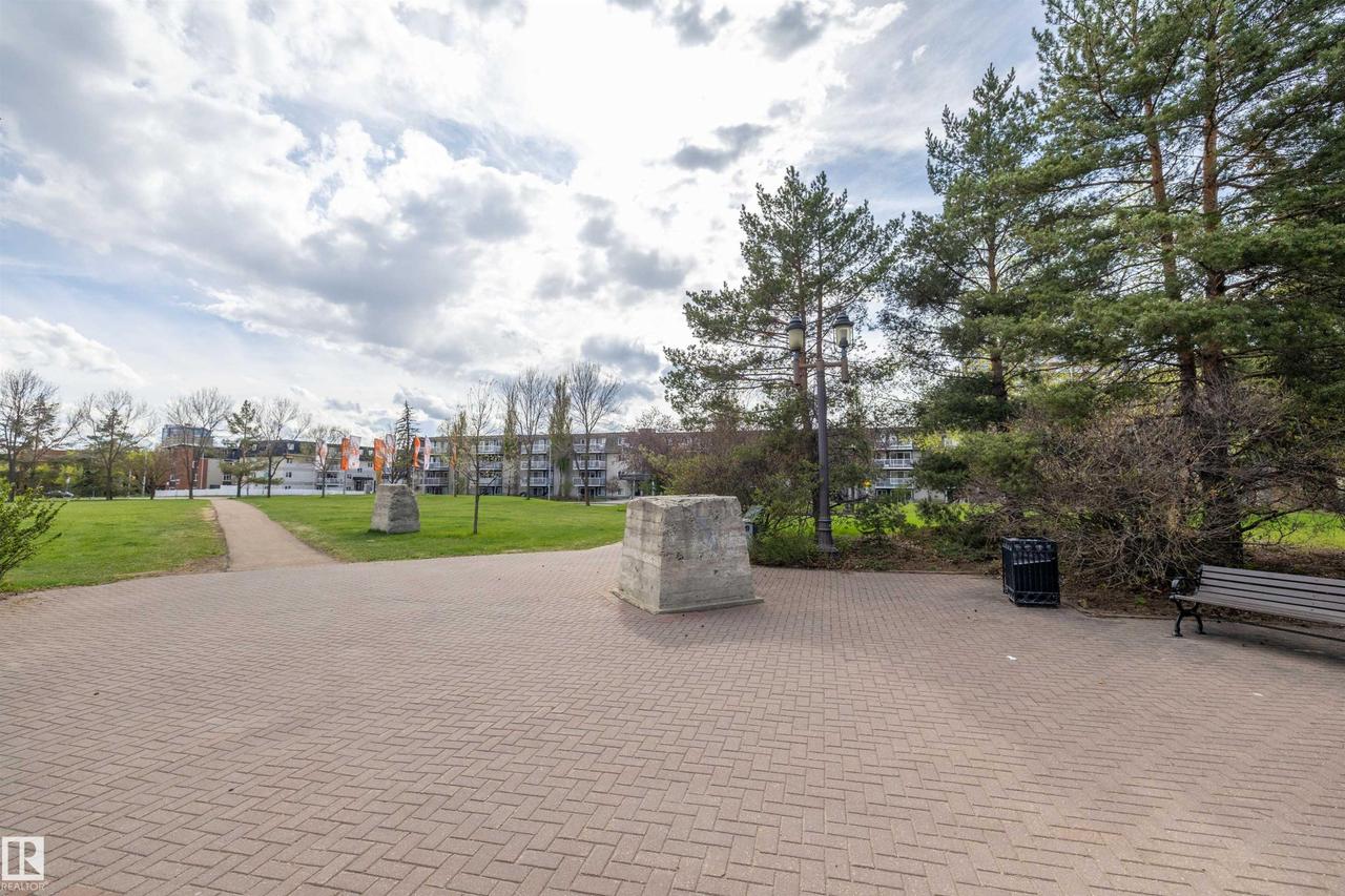 #320 8604 Gateway Bv Nw, Edmonton, AB - Outdoor