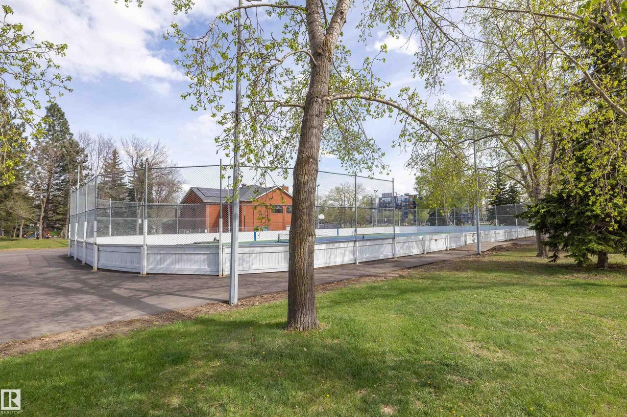 #320 8604 Gateway Bv Nw, Edmonton, AB - Outdoor