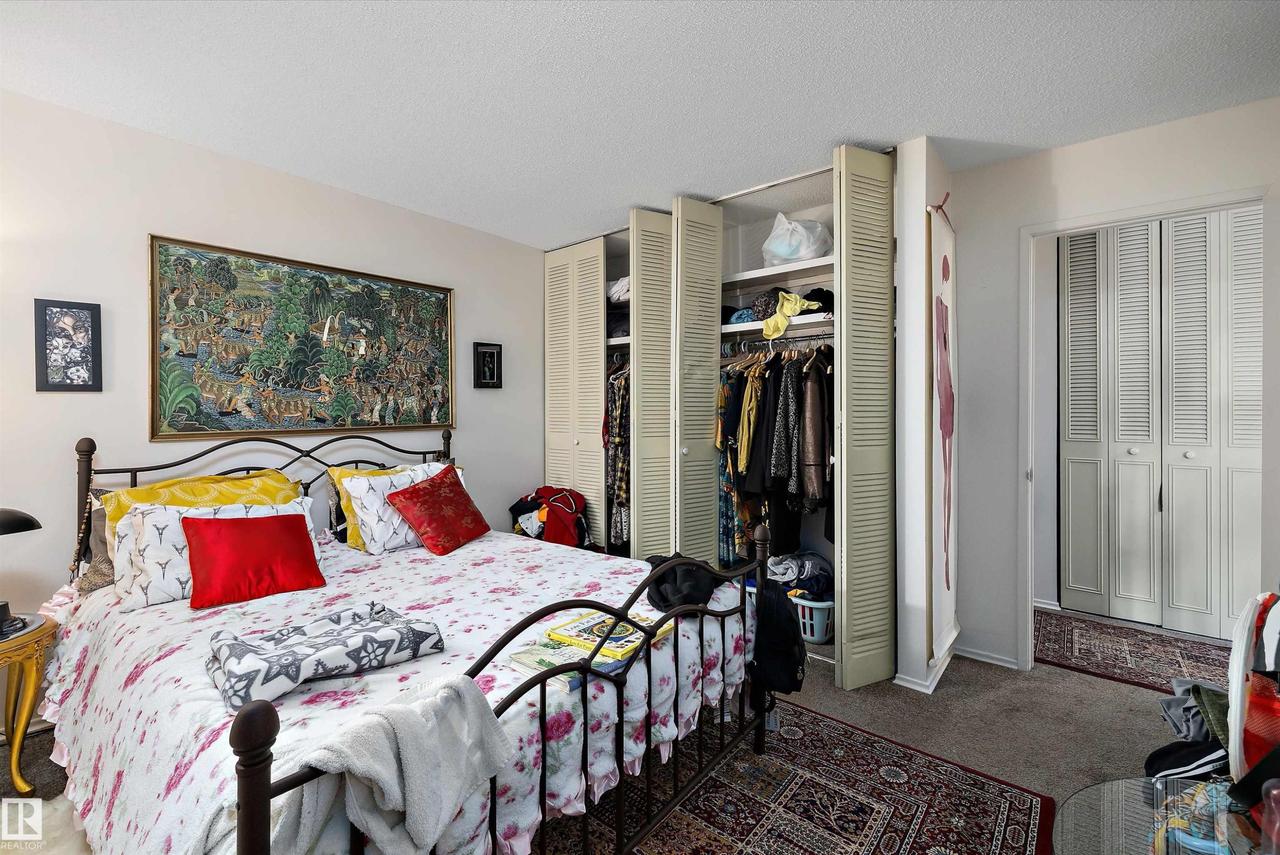 #320 8604 Gateway Bv Nw, Edmonton, AB - Indoor Photo Showing Bedroom