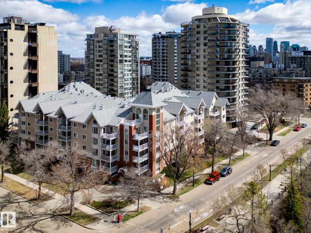205 11716 100 Avenue  Edmonton, AB T5K 2G3