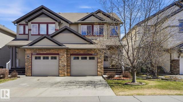 1709 64 Street SW  Edmonton, AB T6X 0M8