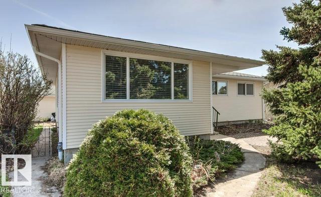 882 KNOTTWOOD Road NW  Edmonton, AB T6K 3C3