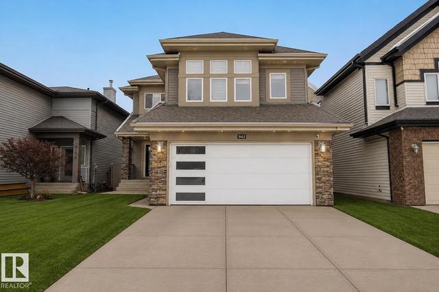 942 CHAHLEY Crescent  Edmonton, AB T6M 0E2