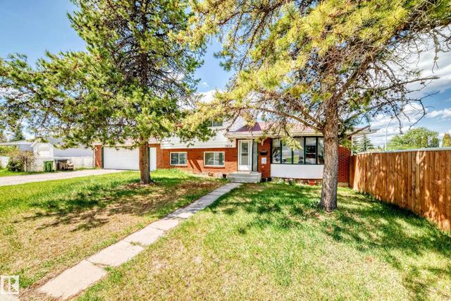 1804 51 Street NW  Edmonton, AB T6L 1K1