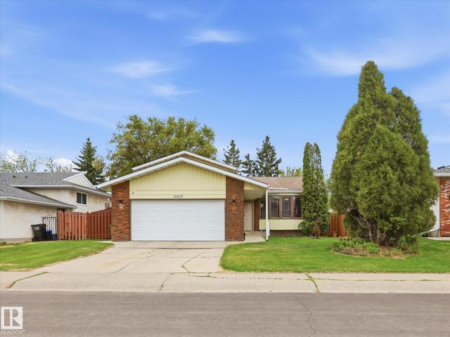 18627 62A Avenue NW  Edmonton, AB T5T 2T4