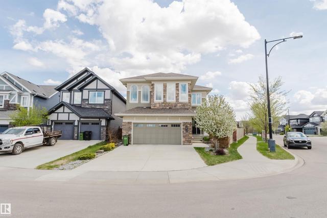 3571 KESWICK Boulevard SW  Edmonton, AB T6W 3W9