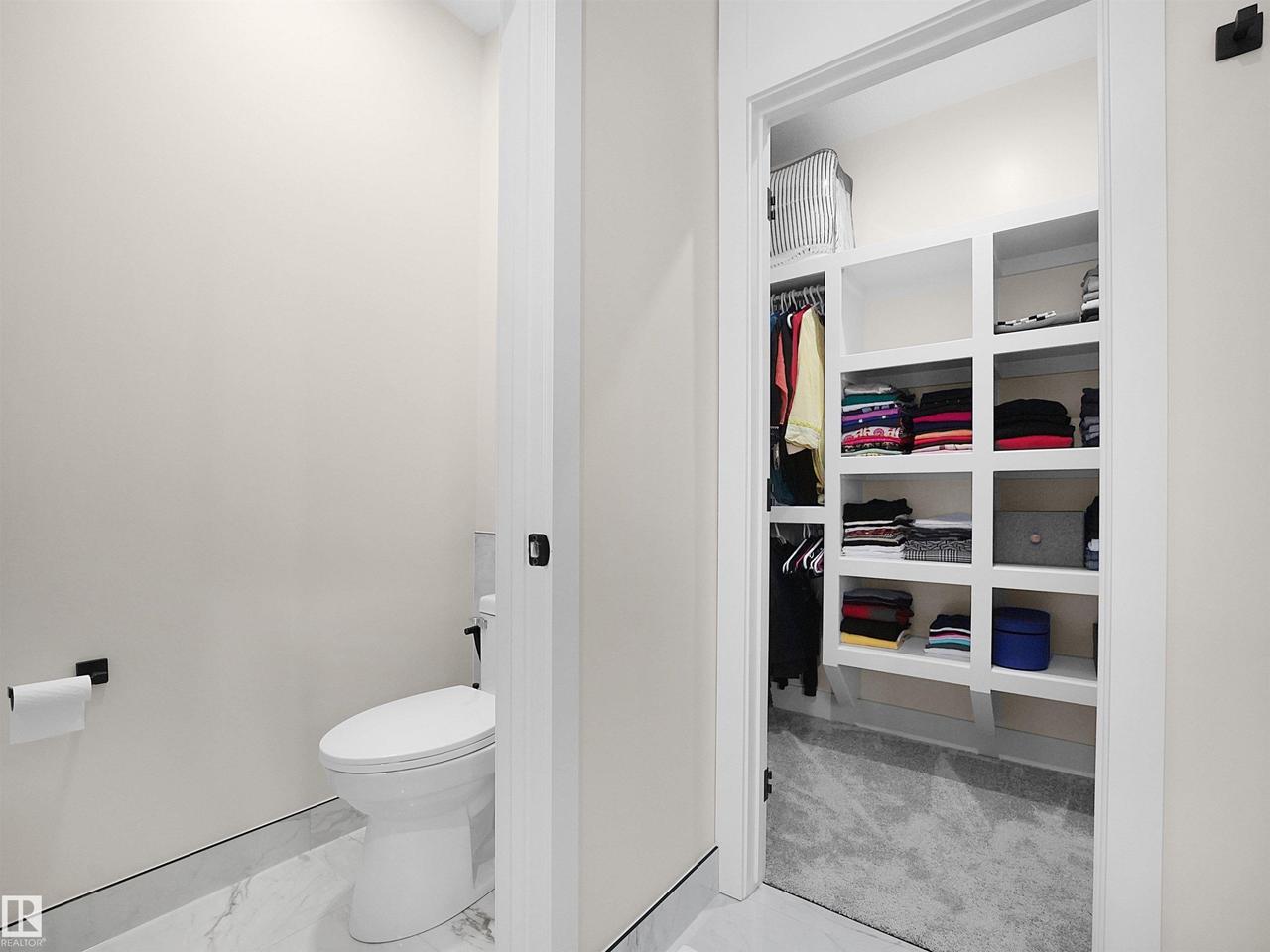 7214 Kiviaq Link, Edmonton, AB - Indoor Photo Showing Bathroom