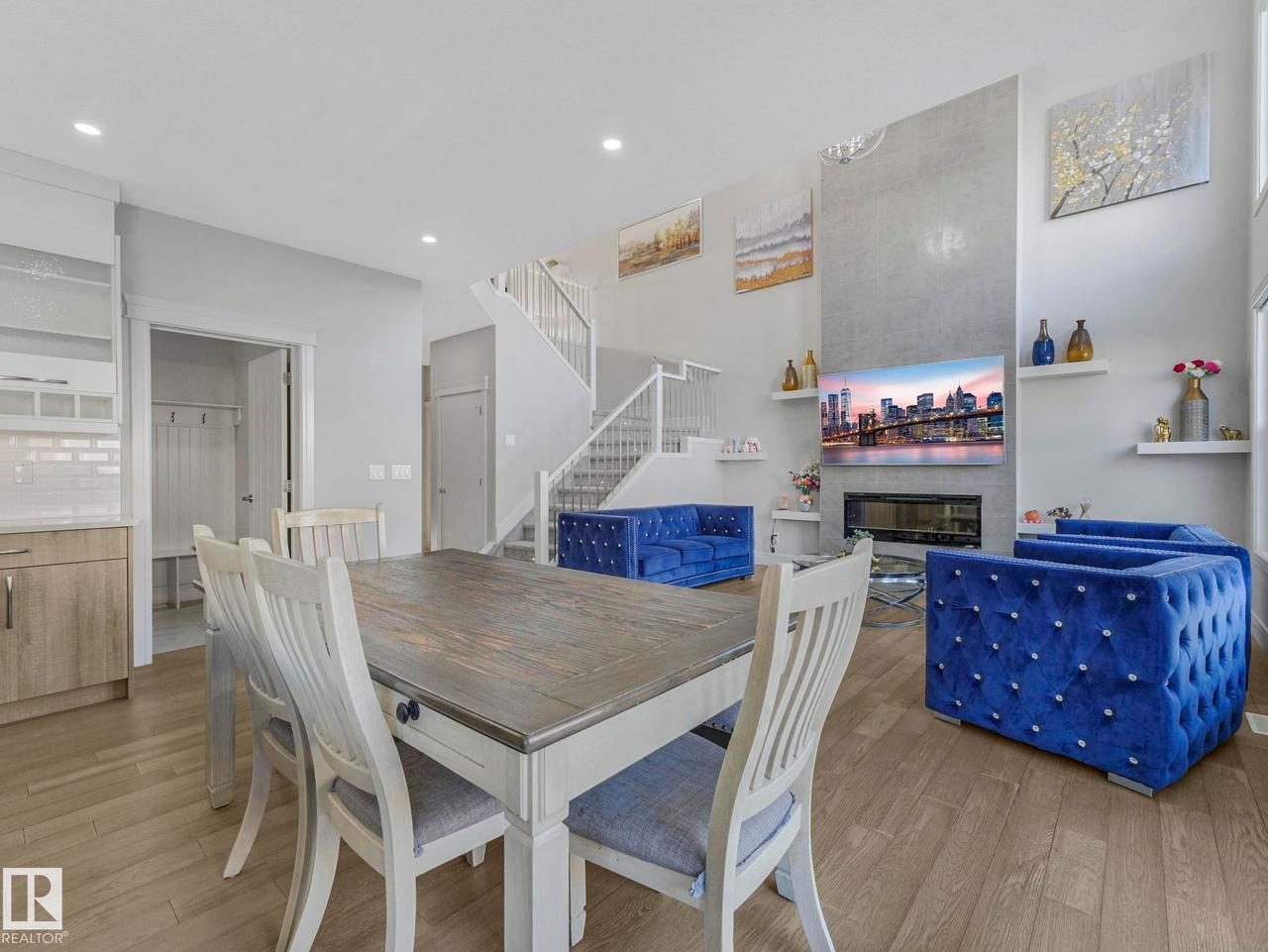 8641 Mayday Wynd Sw, Edmonton, AB - Indoor Photo Showing Dining Room