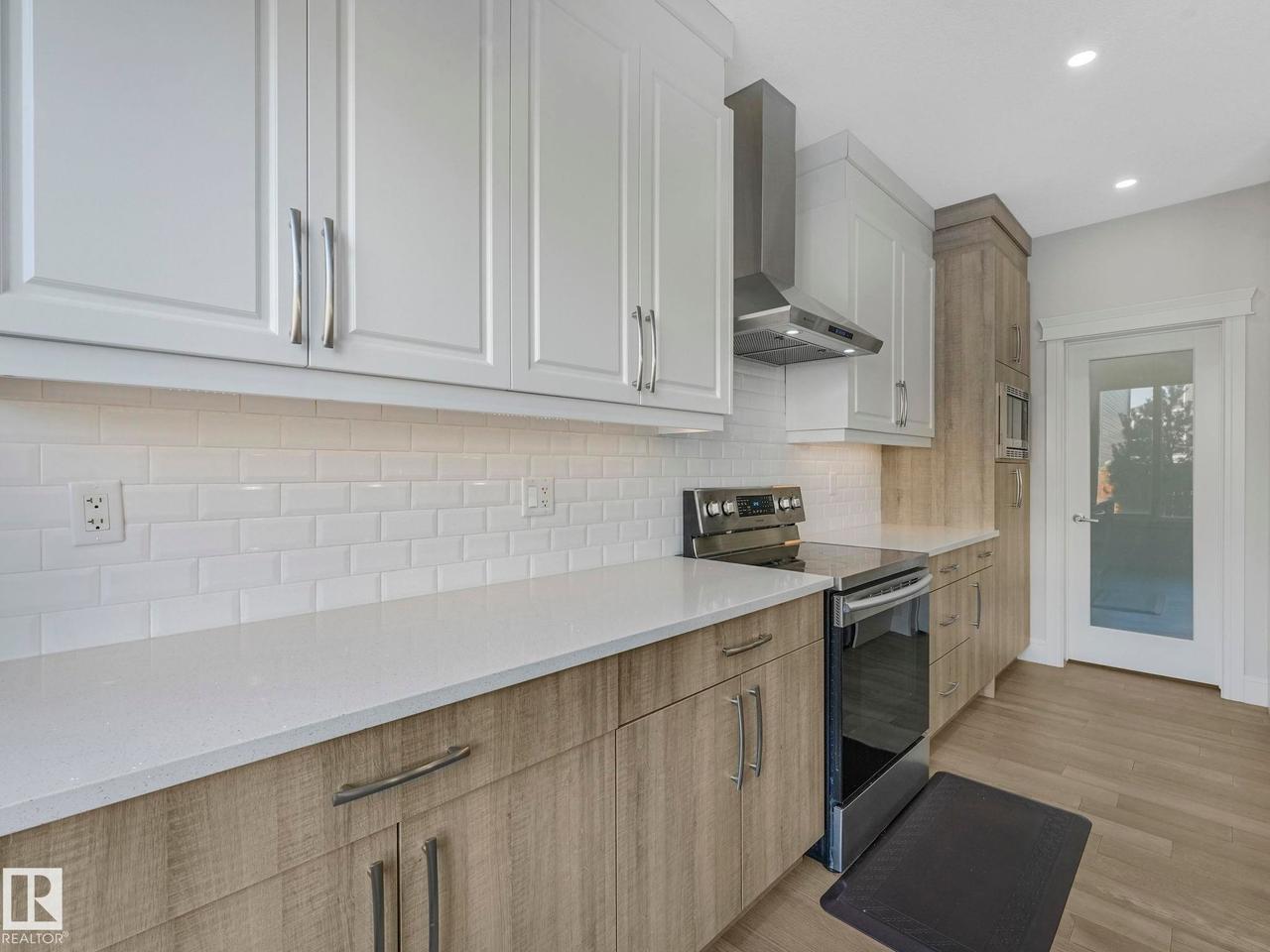 8641 Mayday Wynd Sw, Edmonton, AB - Indoor Photo Showing Kitchen