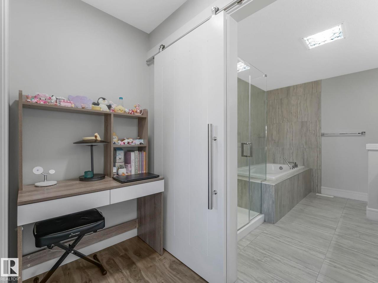 8641 Mayday Wynd Sw, Edmonton, AB - Indoor