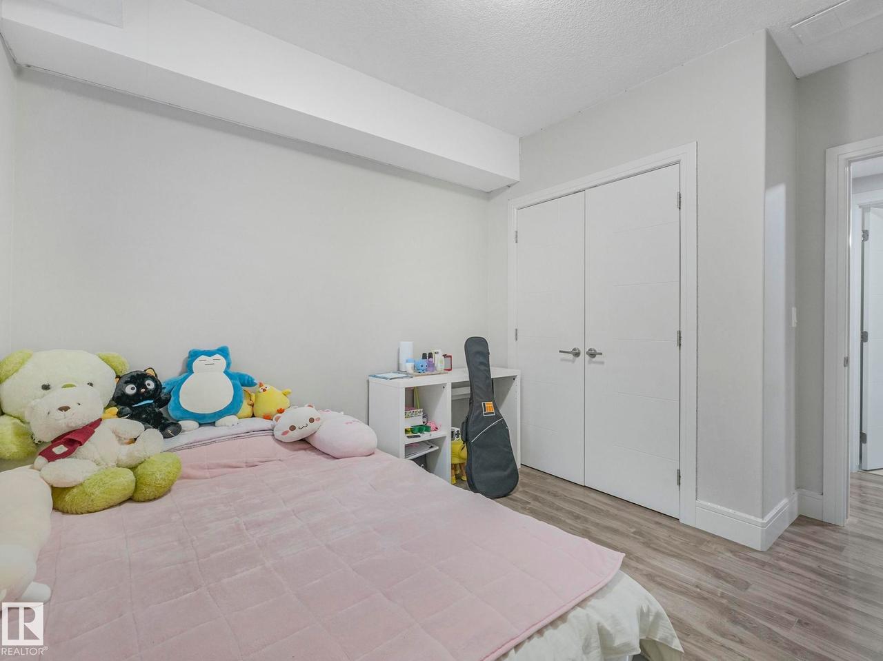 8641 Mayday Wynd Sw, Edmonton, AB - Indoor Photo Showing Bedroom
