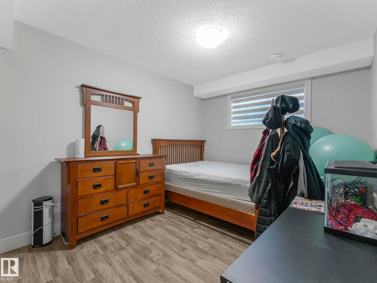 8641 Mayday Wynd Sw, Edmonton, AB - Indoor Photo Showing Bedroom
