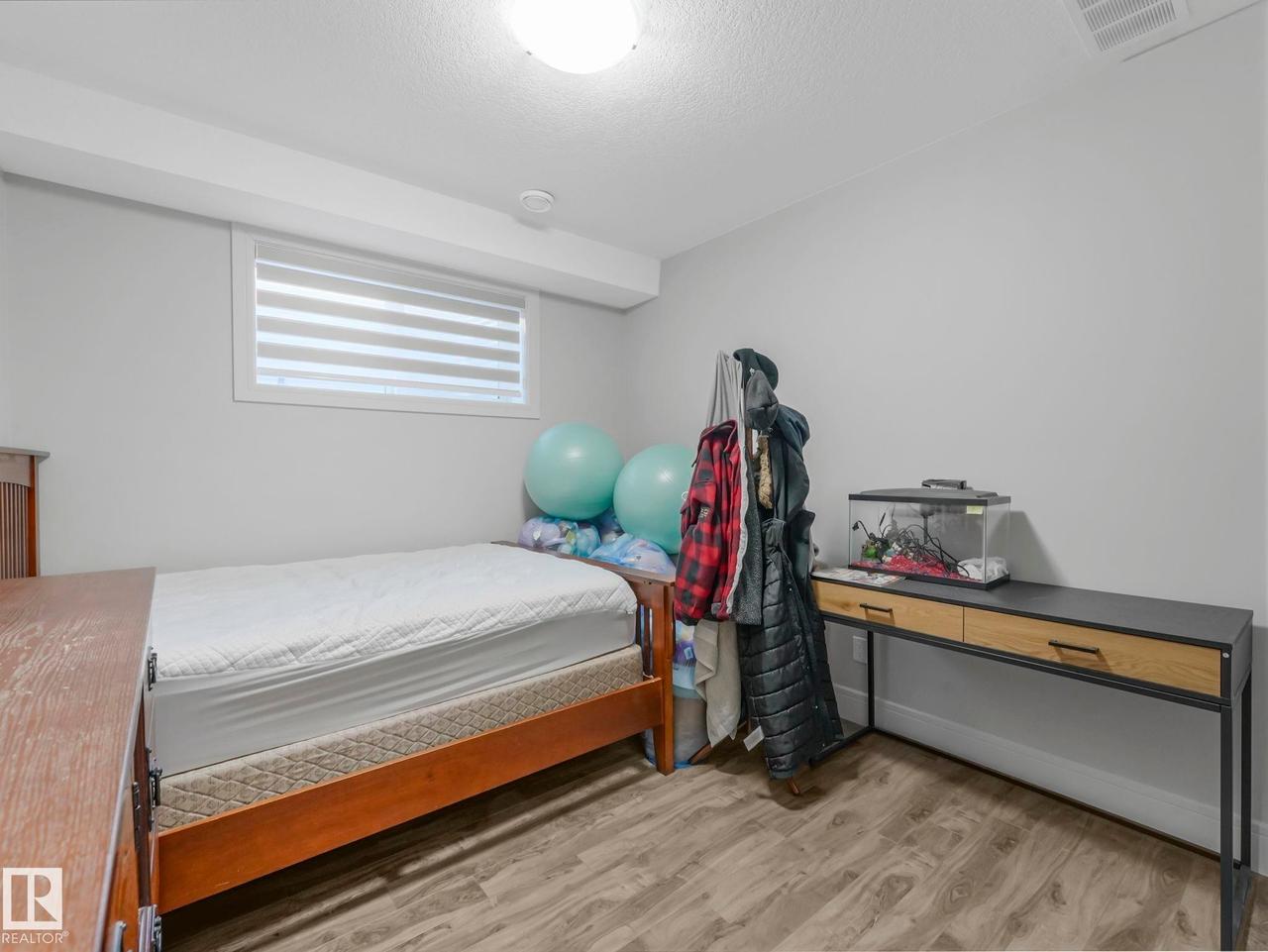 8641 Mayday Wynd Sw, Edmonton, AB - Indoor Photo Showing Bedroom